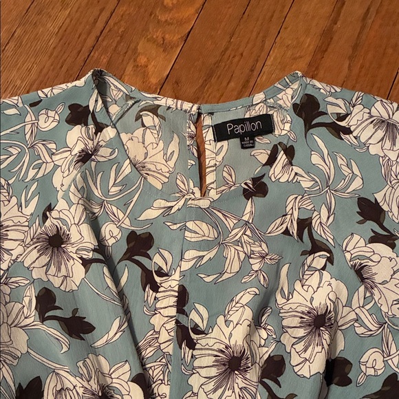 Papillon Blanc Teal and White Floral Wrap Blouse - Picture 3 of 14